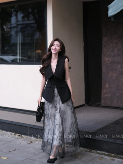 Chân váy ren hoạ tiết