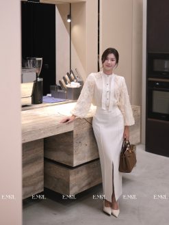 Chân váy gân nổi xẻ trước dáng dài công sở