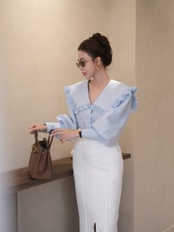 Áo sơ mi phủ vai viền bèo