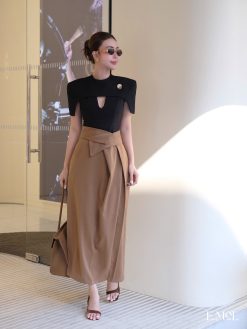 Chân váy công sở vạt lật xẻ sau