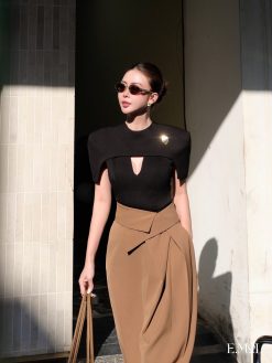 Áo thiết kế chùm vai cutout ngực