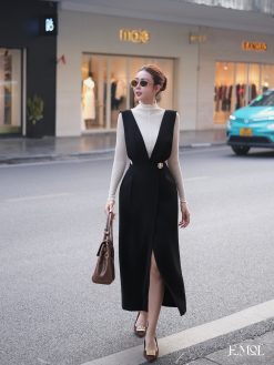 Váy yếm xẻ chân đính tag