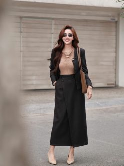 Áo vest cổ vuông cúc bọc khuy đồng