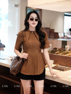 Áo sơ mi cổ nhọn có dây buộc eo