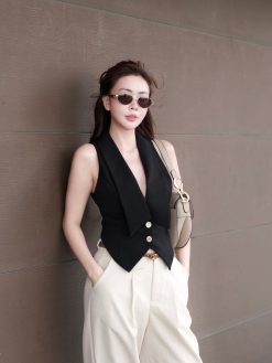 Áo gile cổ nhạn khuy đồng