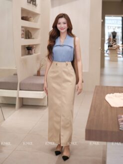 Chân váy kaki xẻ giữa li viền phối cúc cạp