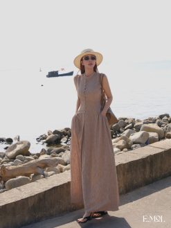 Đầm linen sát nách phối hàng khuy trước