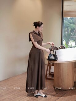 Đầm liền dáng dài cổ vest phối vai Trench Coat xếp li hông