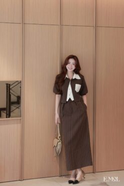 Set Áo Cộc Tay 1 Túi Phối Màu Và Chân Váy Kẻ Dài