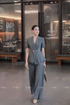 Áo vest cổ V xếp ly và quần dài GHI