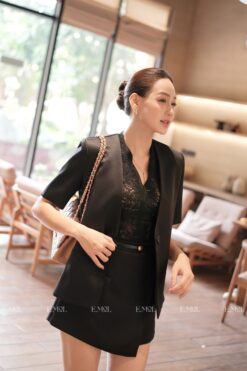 Set áo vest blazer cộc tay và chân váy đắp vạt dáng ngắn