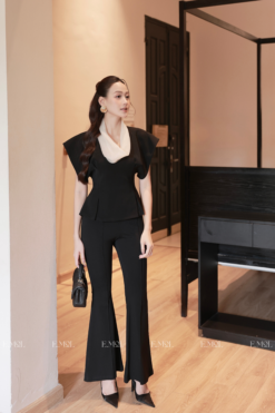 Áo tay cánh dơi phối cổ đổ voan kem
