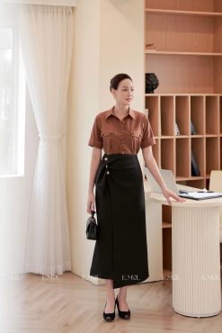 Chân váy xếp lá bên hông